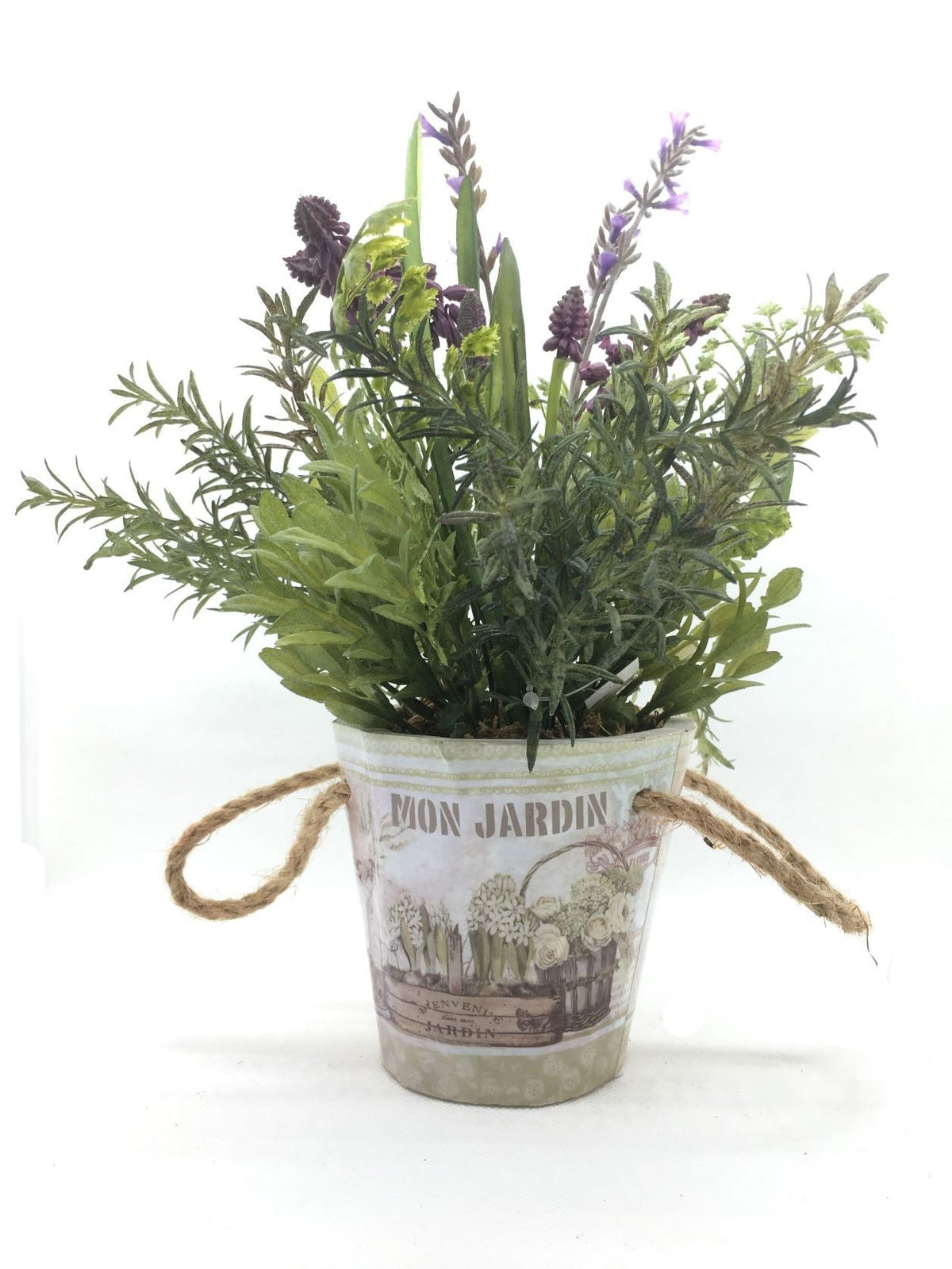 Piantina di lavanda artificiale in vaso di legno. Dimensioni: cm. 20 x cm. 33 h. In negozio e online su tuttochic.live