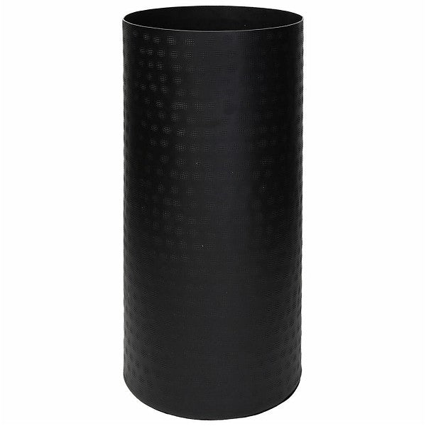 Vaso cilindrico in alluminio di colore nero. Dimensioni: cm 17 x 39H La linea atelier è realizzata in alluminio cesellato, leggero nelle forme e nel peso. In negozio e online su tuttochic.live