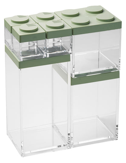 Barattolo contenitore ermetico in acrilico trasparente con coperchio in stile Lego, assemblabili e modulabili. Utilizzabili non solo in cucina, lavabili in lavastoviglie, idonei al contatto alimentare. Dimensione: cm.10 x 10 x h 20,5. Capacità: lt.1,5 Colore: verde salvia Made in Italy