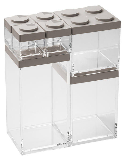 Barattolo contenitore ermetico in acrilico trasparente con coperchio in stile Lego, assemblabili e modulabili. Utilizzabili non solo in cucina, lavabili in lavastoviglie, idonei al contatto alimentare. Dimensione: cm.10 x 10 x h 20,5. Capacità: lt.1,5 Colore: tortora Made in Italy