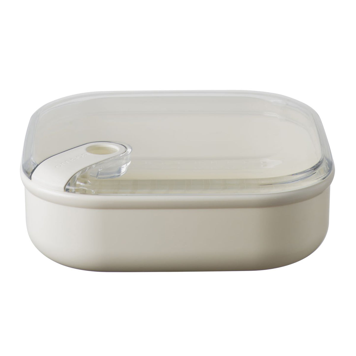 Contenitore ermetico quadrato per alimenti con coperchio trasparente, ideale per la preparazione, la presentazione, il trasporto e la conservazione dei cibi. Utilizzabile in frigo e in forno a microonde Lavabile in lavastoviglie Dimensioni: 19,5 x 19,5 x H 6,7 cm Capacità: 1 litri. In negozio e online su tuttochic.live