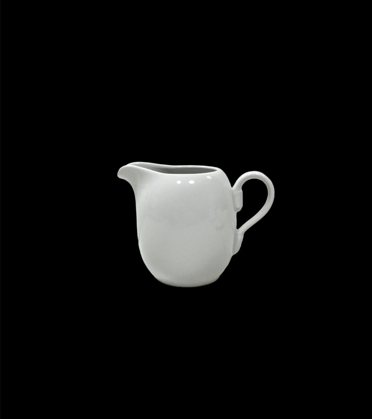 Lattiera in porcellana bianca decorata. Dimensioni e capacità: 190 cc 11,5 x 7x h 9 cm Lavabile in lavastoviglie Utilizzabile in microonde Utilizzabile in forno tradizionale. In negozio e online su tuttochic.live 