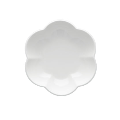 Set di 6 piatti fondi in porcellana di colore bianco diam. 20 x 5h, adatti in forno a microonde e lavastoviglie. Lavabile in lavastoviglie Utilizzabile in microonde Utilizzabile in forno tradizionale. In negozio e online su tuttochic.live