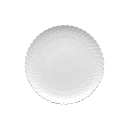 Confezione di 6 piatti da frutta in porcellana lavorata di colore bianco. Linea Momenti, per dare un tocco di eleganza ad ogni apparecchiatura. Dimensioni: diametro cm 20, h 2 cm Utilizzabile in forno tradizionale Utilizzabile in forno a microonde Lavabile in lavastoviglie. In negozio e online su tuttochic.live