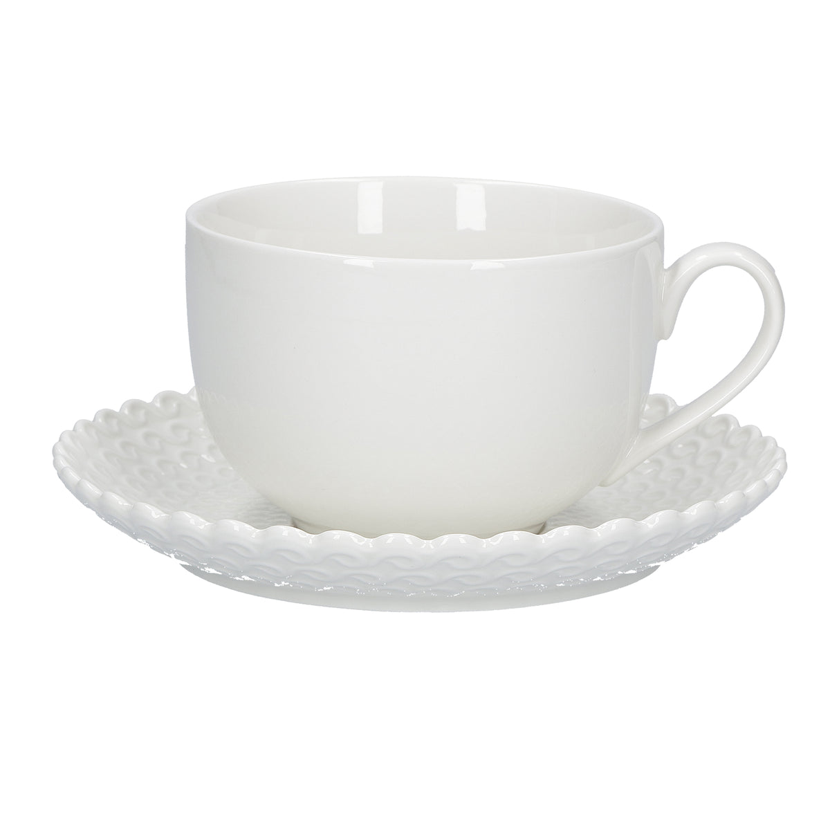 Tazza colazione con piattino in porcellana bianca. Dimensioni: 450 cc; Ø 11 Bordi smerlati su piatti, vassoi, piattini, bowl della linea Momenti, per dare un tocco di eleganza ad ogni apparecchiatura. Utilizzabile in forno a microonde Lavabile in lavastoviglie. In negozio e online su tuttochic.live