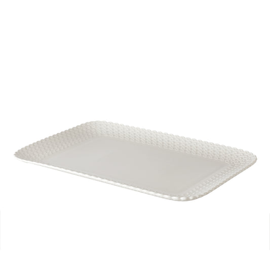 Vassoio pasticceria in porcellana bianca. Dimensioni: 31x22 cm Bordi smerlati su piatti, vassoi, piattini, bowl della linea Momenti, per dare un tocco di eleganza ad ogni apparecchiatura. Utilizzabile in forno tradizionale Utilizzabile in forno a microonde Lavabile in lavastoviglie. In negozio e online su tuttochic.live