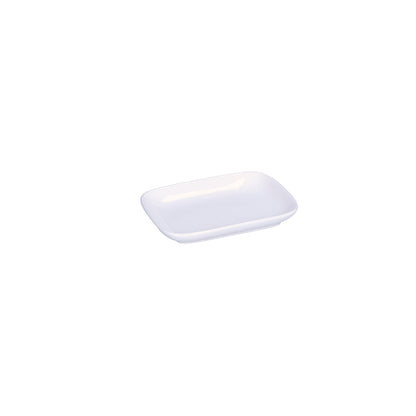 Piattino rettangolare in porcellana bianca. Linea Essenziale New Age Quando il design incontra il food, la linearità diventa la massima espressione dell’eleganza in tavola. Dimensioni: cm 15 X 10 X 2,1 h Utilizzabile in forno a microonde e tradizionale Lavabile in lavastoviglie. In negozio e online su tuttochic.live