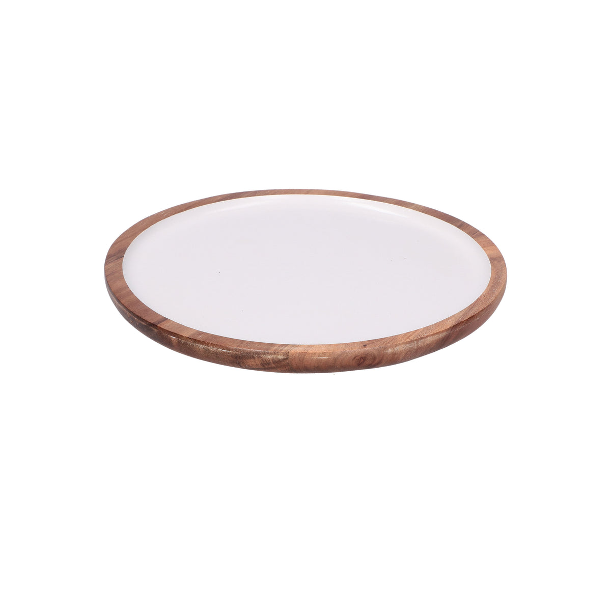 Vassoio rotondo in legno laccato. Dimensioni: cm Ø 25,4 x 1,9 Collezione Libeccio Un set di accessori intramontabili in legno smaltato, da collezionare uno dopo l'altro. Immancabili in credenza e preziosi sulla tavola, per servire in puro stile La Porcellana Bianca. Lavare a mano. In negozio e online su tuttochic.live