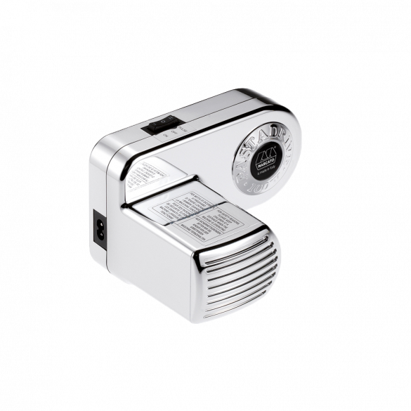 Pastadrive è il pratico motore compatibile solo con i prodotti Marcato, che facilita la lavorazione della pasta o la macinatura della farina. Pastadrive, realizzato in ABS metallizzato. Pastadrive è compatibile con macchine prodotte dal 1998. In negozio e online su tuttochic.live