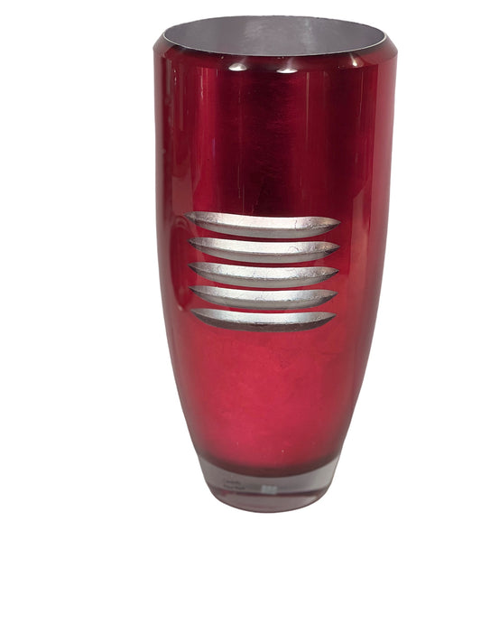 Vaso portafiori in vetro decorato nei colori fuxia e argento. Dimensioni: cm Ø 18 x 38 h - peso Kg 4,3. In negozio e online su tuttochic.live