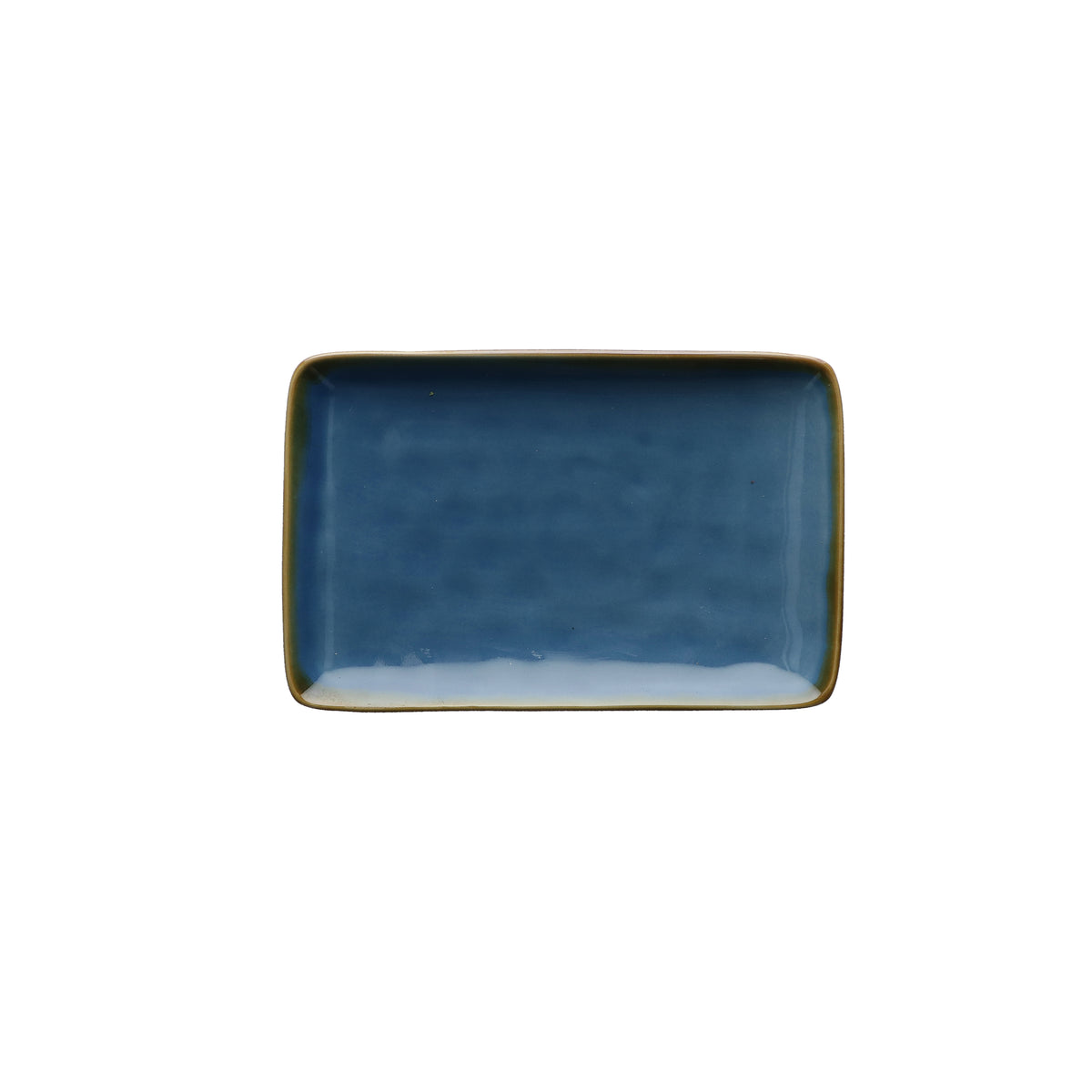 Confezione 4 vassoietti in porcellana di colore blu avio. Colori e forme moderne si mescolano con armonia ed elementi della tradizione. Dimensioni: cm 20 x 13. In negozio e online su tuttochic.live