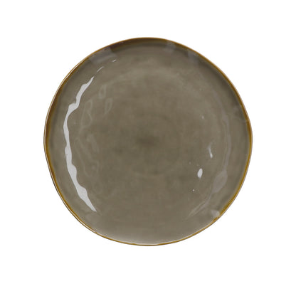Piatto piano di colore grigio tortora della linea Concerto. L’apparecchiatura è bellissima tono su tono o nei diversi abbinamenti di colore. Materiale: Stoneware Dimensioni: Ø 27 cm Lavabile in lavastoviglie Utilizzabile in microonde Non Utilizzabile in forno tradizionale. In negozio e online su tuttochic.live
