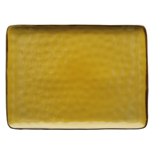 Vassoio rettangolare in porcellana di colore ocra. Colori e forme moderne si mescolano con armonia ed elementi della tradizione. Dimensioni: cm 36 x 26,5. In negozio e online su tuttochic.live