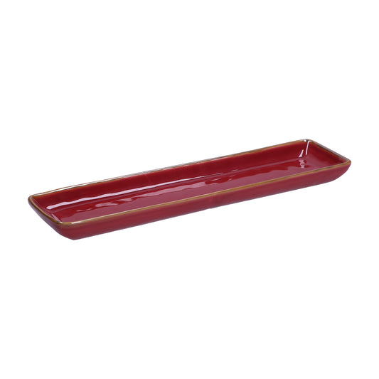 Vassoietto rettangolare in porcellana di colore rosso malaga. Colori e forme moderne si mescolano con armonia ed elementi della tradizione. Dimensioni: cm 32 x 8 Materiali: Stoneware Lavabile in lavastoviglie Utilizzabile in microonde. In negozio e online su tuttochic.live