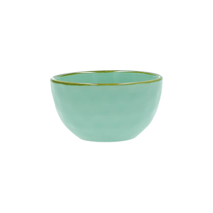 Coppetta in porcellana di colore verde acqua. Colori e forme moderne si mescolano con armonia ed elementi della tradizione. Dimensioni: cm Ø 11 x 6 h Materiali: Stoneware Lavabile in lavastoviglie Utilizzabile in microonde. Non Utilizzabile in forno tradizionale. In negozio e online su tuttochic.live