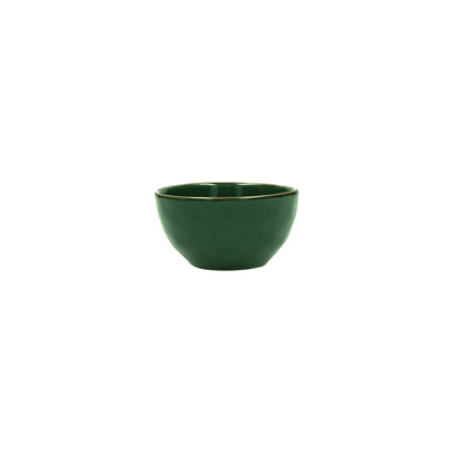 Coppetta in porcellana di colore verde bosco. Colori e forme moderne si mescolano con armonia ed elementi della tradizione. Dimensioni: cm Ø 11 x 6 h Materiali: Stoneware Lavabile in lavastoviglie Utilizzabile in microonde. Non Utilizzabile in forno tradizionale. In negozio e online su tuttochic.live