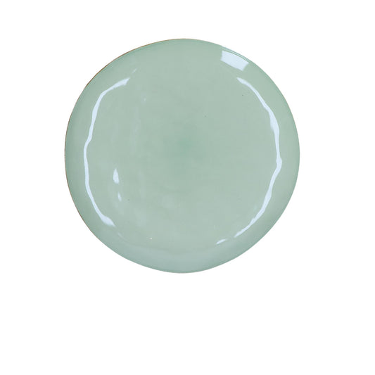 Piatto piano di colore tè verde della linea Concerto. L’apparecchiatura è bellissima tono su tono o nei diversi abbinamenti di colore. Materiale: Stoneware Dimensioni: Ø 27 cm Lavabile in lavastoviglie Utilizzabile in microonde Non Utilizzabile in forno tradizionale. In negozio e online su tuttochic.live