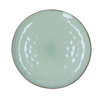 Piatto/Vassoio in porcellana di colore tè verde. Colori e forme moderne si mescolano con armonia ed elementi della tradizione. Dimensioni: Ø 32 cm  Stoneware. Lavabile in lavastoviglie. Utilizzabile in microonde. Non Utilizzabile in forno tradizionale. In negozio e online su tuttochic.live