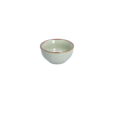 Ciotolina in porcellana di colore tè verde. Colori e forme moderne si mescolano con armonia ed elementi della tradizione. Dimensioni: cm Ø 7 x 3,5 h. Materiali: Stoneware Lavabile in lavastoviglie Utilizzabile in microonde Non Utilizzabile in forno tradizionale. In negozio e online su tuttochic.live