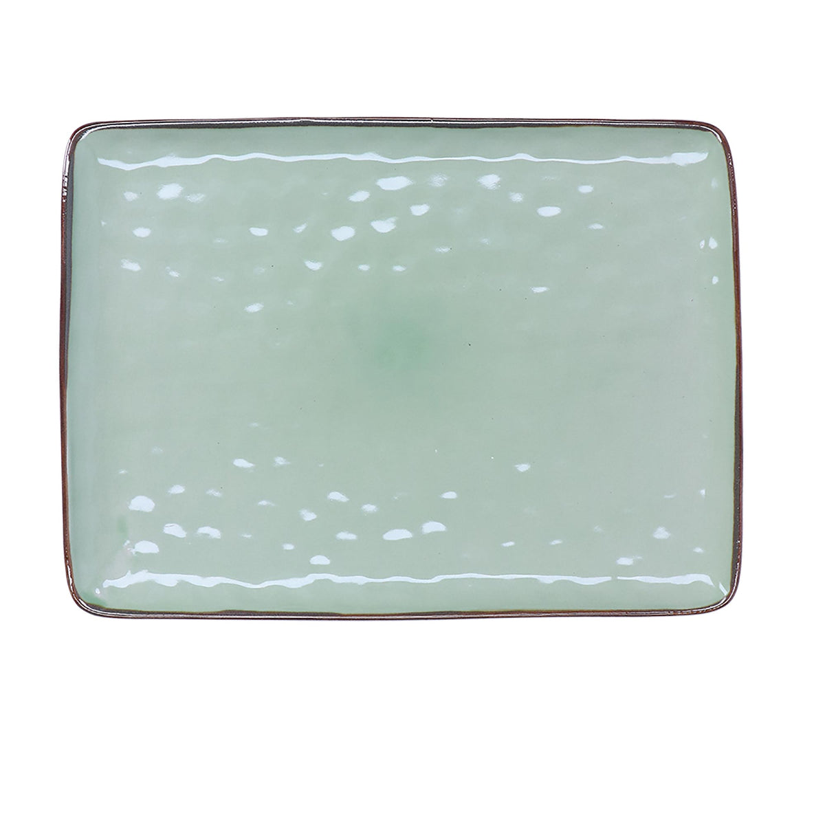 Vassoio rettangolare in porcellana di colore tè verde. Colori e forme moderne si mescolano con armonia ed elementi della tradizione. Dimensioni: cm 36 x 26,5 Materiali: Stoneware Lavabile in lavastoviglie. Utilizzabile in microonde. In negozio e online su tuttochic.live