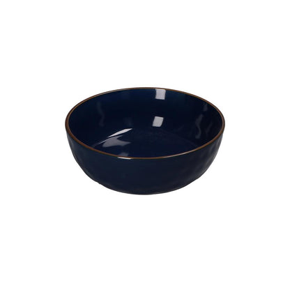 Insalatiera in porcellana di colore blu cobalto. Colori e forme moderne si mescolano con armonia ed elementi della tradizione. Dimensioni: cm Ø 20 x 7 h. Materiali: Stoneware Lavabile in lavastoviglie Utilizzabile in microonde Non Utilizzabile in forno tradizionale. In negozio e online su tuttochic.live