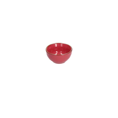 Ciotolina in porcellana di colore rosso corallo. Colori e forme moderne si mescolano con armonia ed elementi della tradizione. Dimensioni: cm Ø 7 x 3,5 h. Materiali: Stoneware Lavabile in lavastoviglie Utilizzabile in microonde Non Utilizzabile in forno tradizionale. In negozio e online su tuttochic.live