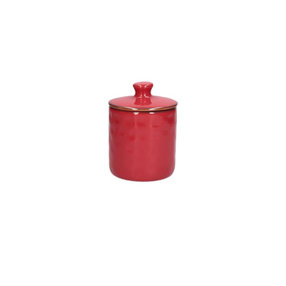 Contenitore barattolo ermetico in gres porcellanato di colore corallo. Dimensioni: cm Ø 10,7 x 14,5 h - 600 ml Concerto, con le sue tonalità iconiche e forme materiche, arriva anche in cucina grazie alla nuova collezione di Barattoli. Oggetti funzionali dal sapore contemporaneo. In negozio e online su tuttochic.live 