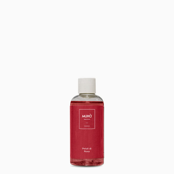 fragranza Petali di Rosa. Regina dei fiori. La fragranza con un gioco di petali sinuosi e vellutati, con note di gelsomino, lillà, rosa damascenia, fiori di garofano, mughetto e sfumature di vaniglia. In negozio e online su tuttochic.live