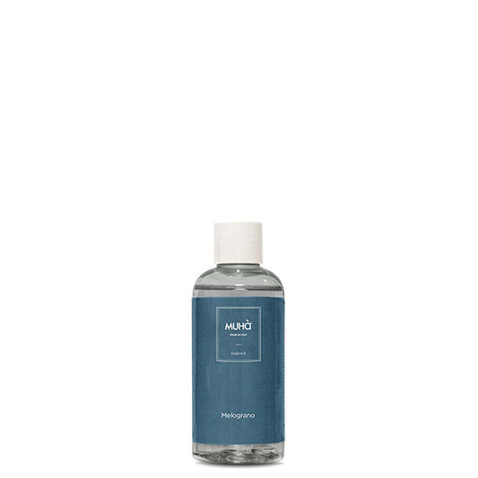 Ricarica per profumatore d'ambiente 100 ml. Fragranza MELOGRANO L’intenso profumo dell’arancio, pesca e melone riportando alla mente le assolate campagne siciliane, accarezzate dal vento carico di dolci note fruttate, ammorbidite da un fondo di melograno, vaniglia e legno di cedro. In negozio e online su tuttochic.live