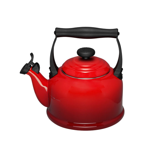classico bollitore che fischia quando l’acqua è pronta. Il fondo robusto adatto all’induzione, riscalda rapidamente l’acqua mentre il manico ergonomico, resistente al calore ti consente di versarla facilmente e in sicurezza.