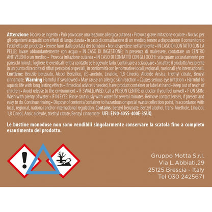 SEMI NATURALI PROFUMATI Usando l’aspirapolvere potrai profumare piacevolmente i tuoi ambienti. • SEMI NATURALI • SENZA SILICONI• SENZA PARABENILA CONFEZIONE CONTIENE 5 BUSTINE Info sulla fragranza VANIGLIA E LIQUIRIZIA Profumo deciso, inebriante e moderno. In negozio e online su tuttochic.live
