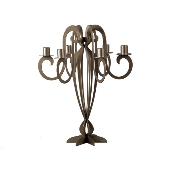 Candelabro in metallo di colore Bronzo Dimensione: diam.33x41h Arti & Mestieri