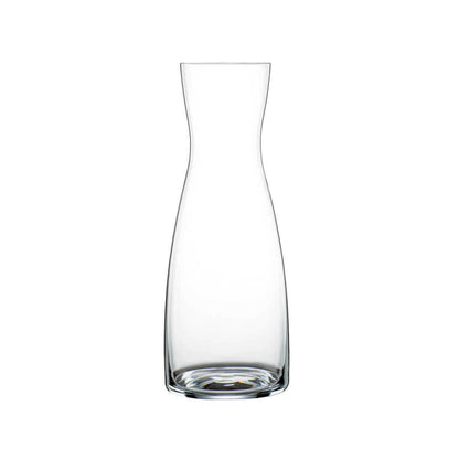 Caraffa in vetro cristallino. Dimensioni: mm 97 x 260 h - Capacità: 1100 ml. Lavabile in lavastoviglie. In negozio e online su tuttochic.live
