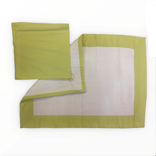 Tovaglietta rettangolare in puro cotone, resistente e facile da lavare, misura 48x36 cm. Questa tovaglietta americana è adatta per arredare la tavola per le tue colazioni o i tuoi pranzi informali. In negozio e online su tuttochic.live
