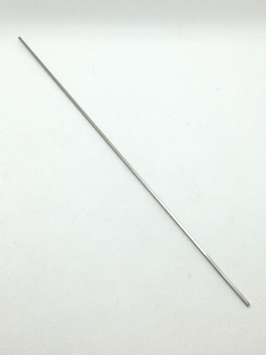 Ferretto in acciaio inox con sezione quadrata per realizzare i fusilli caserecci. Dimensioni: sezione quadrata 2,5 x 2,5 mm; lungo cm 30. In negozio e online su tuttochic.live