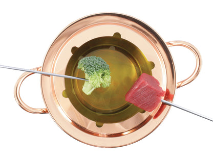 Il set da 11 pezzi include pentola per fonduta, paraschizzi, 6 forchette, bruciatore per fonduta e scheda di ricette. Pentola in acciaio inox 18/8 di spessore 0,8 mm, con apertura affusolata per mantenere il calore all'interno della pentola ed evitare fuoriuscite. In negozio e online su tuttochic.live