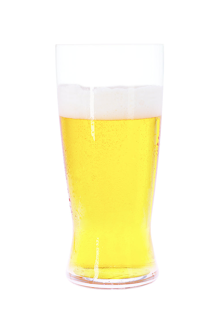 Set di 4 bicchieri per birra Lager in vetro cristallino. I bicchieri da birra classici di Spiegelau migliorano il piacere di bere birra. Dimensioni: mm 82 x 180 h - Capacità: 630 ml. Lavabile in lavastoviglie. Selezione di prodotti Spiegelau, in negozio e online su tuttochic.live