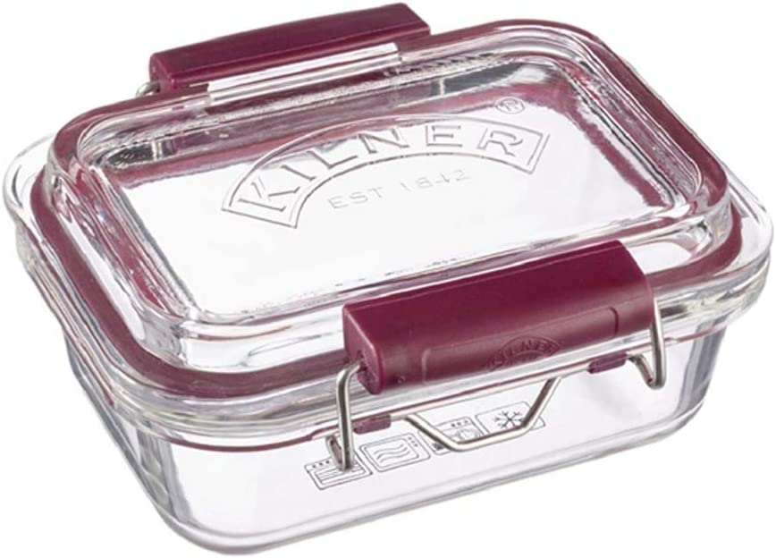 Realizzato in resistente vetro borosilicato, questo contenitore è adatto al congelatore, al forno e al microonde (solo basi).La capacità di questo contenitore è di 0,35 litri/350 ml, perfetta per conservare piccole porzioni di frutta e verdura. Dimensioni: cm14,5 x 12,5 x h 6,8. In negozio e online su tuttochic.live