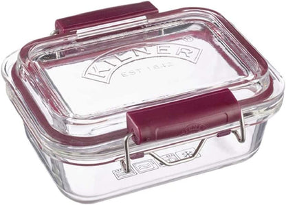 Realizzato in resistente vetro borosilicato, questo contenitore è adatto al congelatore, al forno e al microonde (solo basi).La capacità di questo contenitore è di 0,35 litri/350 ml, perfetta per conservare piccole porzioni di frutta e verdura. Dimensioni: cm14,5 x 12,5 x h 6,8. In negozio e online su tuttochic.live