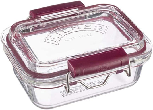 Realizzato in resistente vetro borosilicato, questo contenitore è adatto al congelatore, al forno e al microonde (solo basi).La capacità di questo contenitore è di 0,35 litri/350 ml, perfetta per conservare piccole porzioni di frutta e verdura. Dimensioni: cm14,5 x 12,5 x h 6,8. In negozio e online su tuttochic.live