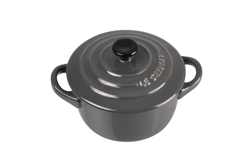 Le mini cocotte in ceramica sono perfette per una presentazione individuale molto originale e elegante di: zuppe, antipasti, contorni, salse, aperitivi e dolci. In negozio e online su tuttochic.live