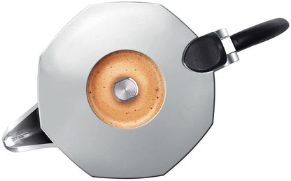 Caffettiera da 2 tazze capace di erogare una doppia crema. Sistema unico e brevettato capace di erogare il caffè come quello della Moka, offrendo una deliziosa crema come un caffè espresso Esclusiva valvola di sicurezza brevettata Bialetti, ispezionabile e di facile pulizia. In negozio e online su tuttochic.live