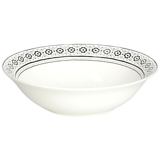 Insalatiera in porcellana decorata diametro cm 23. Linea Arena Tatto, un effetto vissuto intenzionale e grunge. Il tema tribale viene rivisto con questo chiaro scuro volutamente vissuto e in rilievo. Realizzati in New Bone China sono resistenti in lavastoviglie e microonde. In negozio e online su tuttochic.live