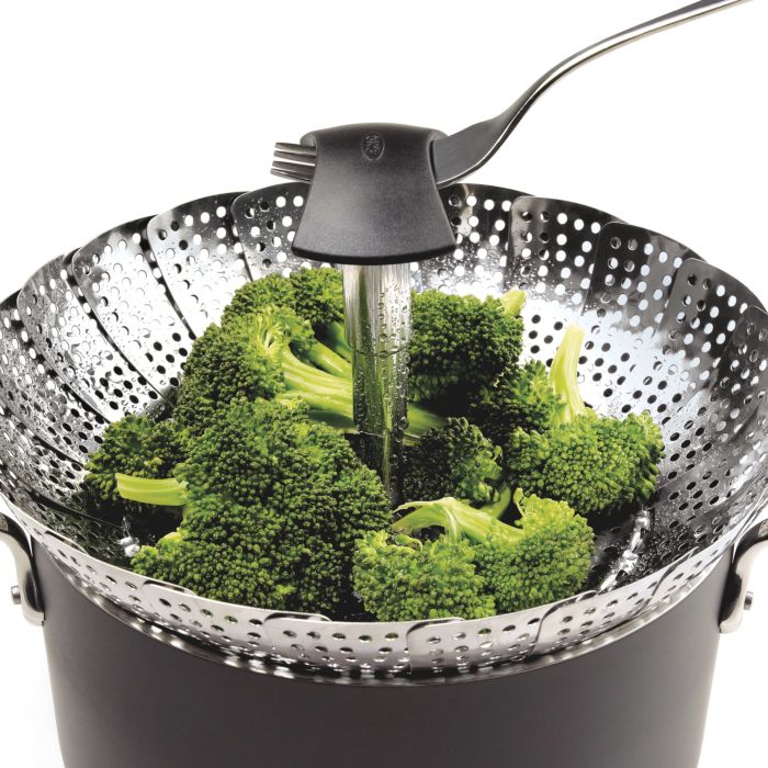 Vaporiera per la cottura a vapore in pentola, si adatta a pentole di 20 cm di diametro. Manico rimovibile per la cottura di cibi di grandi dimensioni  Materiale: acciaio inox 