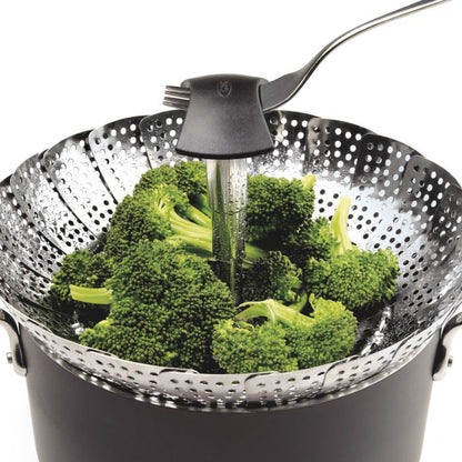 Vaporiera per la cottura a vapore in pentola, si adatta a pentole di 20 cm di diametro. Manico rimovibile per la cottura di cibi di grandi dimensioni  Materiale: acciaio inox 