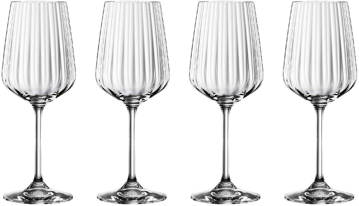Set di 4 calici per vino rosso in vetro cristallino lavorato. Dimensioni: mm 96 x 225 h - Capacità: 630 ml. Lavabile in lavastoviglie. In negozio e online su tuttochic.live